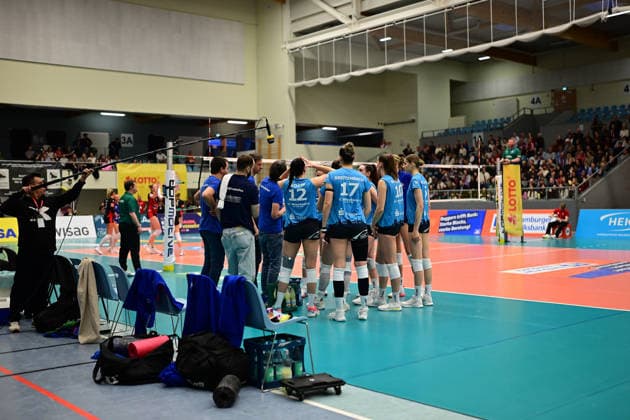 Volleyball I Women I Season 2025 2026 I Bundesliga I Main Round I ETV Hamburger Volksbank Volleys VC Wiesbaden I 14 03 2026 VC Wiesbaden Women together Hamburg CU Arena Hamburg Germany Copyright: xLobeca FelixxSchlikisx