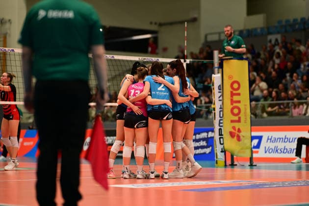Volleyball I Women I Season 2025 2026 I Bundesliga I Main Round I ETV Hamburger Volksbank Volleys VC Wiesbaden I 14 03 2026 VC Wiesbaden Women together Hamburg CU Arena Hamburg Germany Copyright: xLobeca FelixxSchlikisx