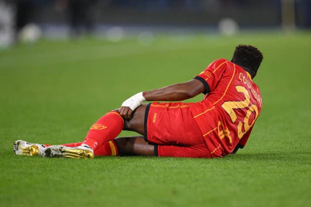 Lassana Coulibaly of US Lecce injured during the match of 29th day of the Serie A Championship between S.S.C. Napoli and U.S.Lecce at the Maradona Stadium on Mar 14, 2026 in Naples, Italy. during SSC Napoli vs US Lecce, Italian soccer Serie A match in Naples, Italy, March 14 2026  Copyright: xRobertoxRamaccia IPAxSportx xipa-agency.netx xx IPA_72873095 IPA_Agency_IPA72873095