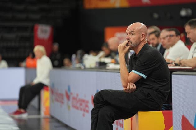 Argentina v Canada - FIBA Women World Cup Qualifiers ISTANBUL, TURKIYE - MARCH 14: Head coach Nell Fortner (3rd L) of Canada follows the match during the FIBA Women’s World Cup Qualifiers Group C basketball match between Argentina and Canada at the Turkcell Basketball Development Center in Istanbul, Turkiye on March 14, 2026. Beyza Comert Anadolu Istanbul Turkey. Editorial use only. Please get in touch for any other usage.  Copyright: x2026xAnadoluxBeyzaxComertx