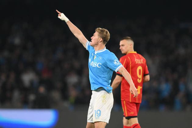Rasmus Hojlund of SSC Napoli celebrates after scoring goal in the 47th minute for 1-1 during the match of 29th day of the Serie A Championship between S.S.C. Napoli and U.S.Lecce at the Maradona Stadium on Mar 14, 2026 in Naples, Italy. during SSC Napoli vs US Lecce, Italian soccer Serie A match in Naples, Italy, March 14 2026  Copyright: xRobertoxRamaccia IPAxSportx xipa-agency.netx xx IPA_72874592 IPA_Agency_IPA72874592