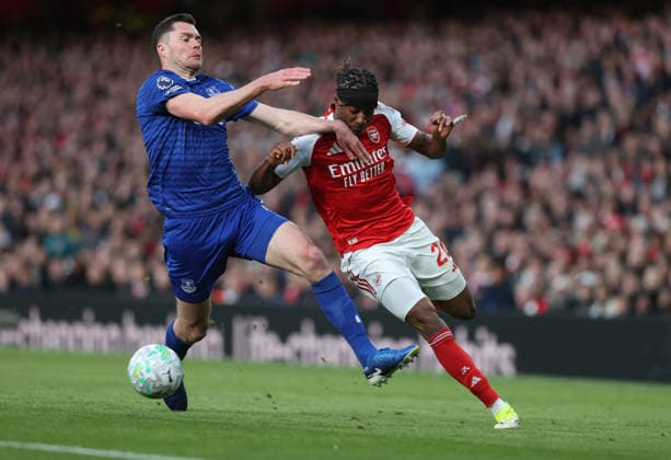 Arsenal gegen Everton 14. März 2026 London Arsenal gegen Everton Premier League Fußball Michael Keane von Everton fordert Noni Madueke von Arsenal heraus Foto von Mark Leech London UK  Copyright: xMarkxLeechxOffside