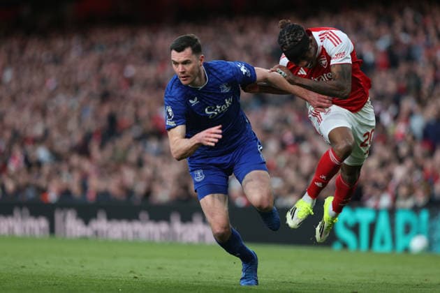 Arsenal gegen Everton 14. März 2026 London Arsenal gegen Everton Premier League Fußball Michael Keane von Everton fordert Noni Madueke von Arsenal heraus Foto von Mark Leech London UK  Copyright: xMarkxLeechxOffside
