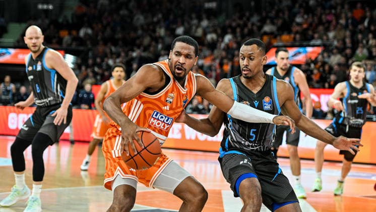 GER, BBL, ratiopharm Ulm vs Science City Jena 14 03 2026, ratiopharm arena, Neu Ulm, GER, BBL, ratiopharm Ulm vs Science City Jena, in the picture Justin Simon Ulm, 15 , Chris Carter Jena, 5 nordphotoxGmbHx xHafner nph00200