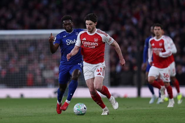 14th March 2026; Emirates Stadium, London, England; Premier League Football, Arsenal versus Everton; Declan Rice of Arsenal under pressure from Tim Iroegbunam of Everton  KatiexChan Content restricted for UK based newspaper