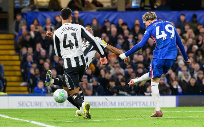 Chelsea v Newcastle United Premier League Alejandro Garnacho of Chelsea shoots at goal during the Premier League match at Stamford Bridge, London 14 03 2026 UK Newspapers OUT Copyright: xGraemexWilcocksonx FIL-23131-0056