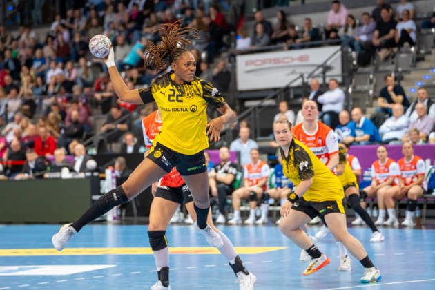 Handball I Women I Season 2025 2026 I DHB Cup Final 4 I Semi-final I Borussia Dortmund HSG Blomberg Lippe I 14 03 2026 Deborah Lassource 22, Borussia Dortmund in the throw Stuttgart Porsche Arena Baden Württemberg Germany Copyright: xLobeca MaxxPetershansx