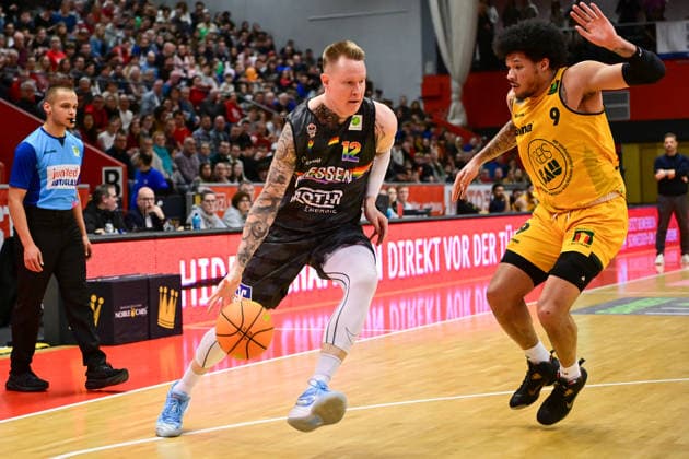 Robin Benzing, Tylan Pope 2 Bundesliga Pro A, 27 Matchday, 46ers, Basketball, Basketball season 2025 2026, BBL, Germany, Gießen 46ers Bozic Estriche Knights Kirchheim, Gießen in gray, Men, Kirchheim yellow