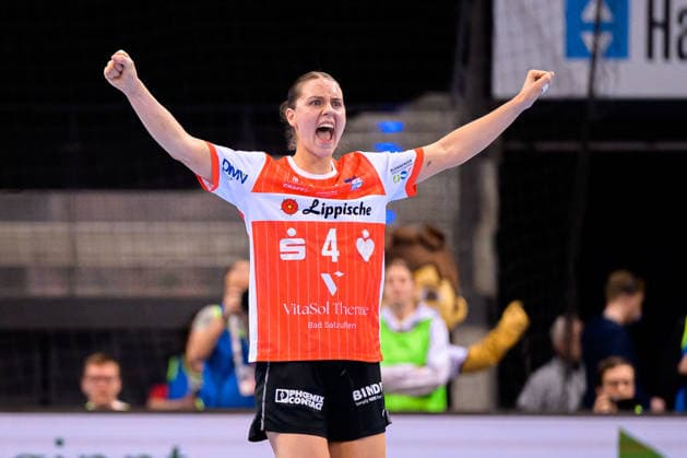 Handball DHB Cup, semi-final, Borussia Dortmund HSG Blomberg Lippe Andrea Jacobsen Blomberg Jubel Freude Emotion Stuttgart Porsche Arena Baden Württemberg Germany