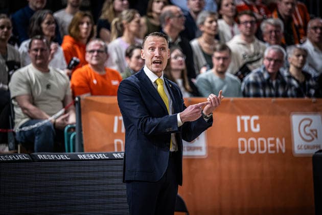 1 Basketball Bundesliga, easyCredit BBL, Season 2025 2026, Men, Main Round, Matchday 24, 14 03 2026, RASTA Vechta MHP Riesen Ludwigsburg Mikko Riipinen Head Coach MHP Riesen Ludwigsburg during the game Vechta RASTA Dome Lower Saxony Germany