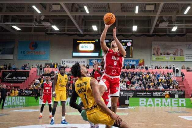 from left Bernard Pelote III Tigers Tuebingen 01 , Maximilian Begue RheinStars Koeln, 09 GER, Tigers Tuebingen vs RheinStars Koeln, Men, Barmer 2 Basketball Bundesliga, ProA, Matchday 27, Season 2025 2026, 14 03 2026, GER, Tigers Tuebingen vs RheinStars Koeln, Men, Barmer 2 Basketball Bundesliga, ProA, Matchday 27, Season 2025 2026, 14 03 2026 Tuebingen Copyright: xEibner-Pressefoto WolfgangxFrankx EP_WFK