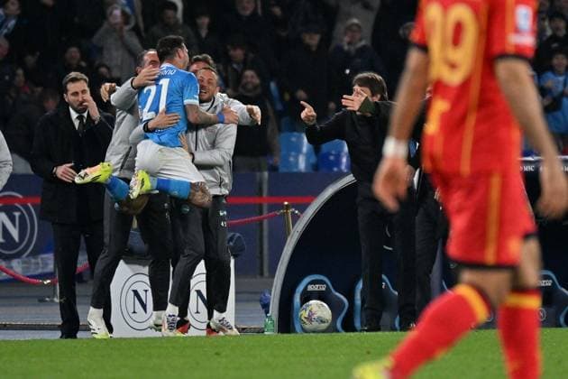 Foto IPP Felice De Martino Napoli 14 03 2026 Calcio Campionato serie A 2025-2026 Napoli - Lecce Nella foto: Esultanza dopo il gol di Matteo Politano Italy Photo Press World Copyright Napoli italy Italia ITALY  Copyright: xR4924_italyphotopressx