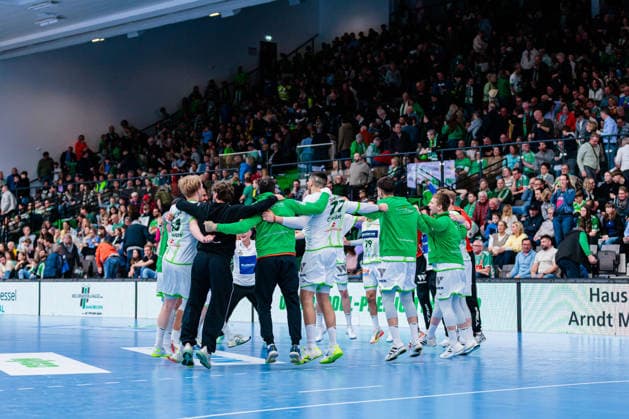 Victory celebration after 31 33 victory, Team HSG Wetzlar GER, GWD Minden vs HSG Wetzlar, Handball, 1 Bundesliga, 25 Matchday, Season 2025 2026, 14 03 2026 GER, GWD Minden vs HSG Wetzlar, Handball, 1 Bundesliga, 25 Matchday, Season 2025 2026, 14 03 2026 Minden Copyright: xEibner-Pressefoto JanxRollingerx EP_JSK