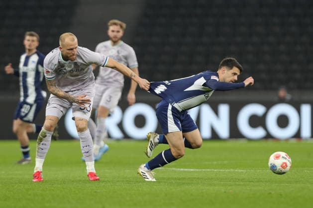 14 03 2026, xtgx, Soccer 2 Bundesliga Hertha BSC Berlin VfL Bochum emspor, v l Philipp Hofmann Bochum, 33 , Josip Brekalo Hertha, 7 duel, duel, fight, tackle DFL DFB REGULATIONS PROHIBIT ANY USE OF PHOTOGRAPHS as IMAGE SEQUENCES and or QUASI VIDEO Berlin
