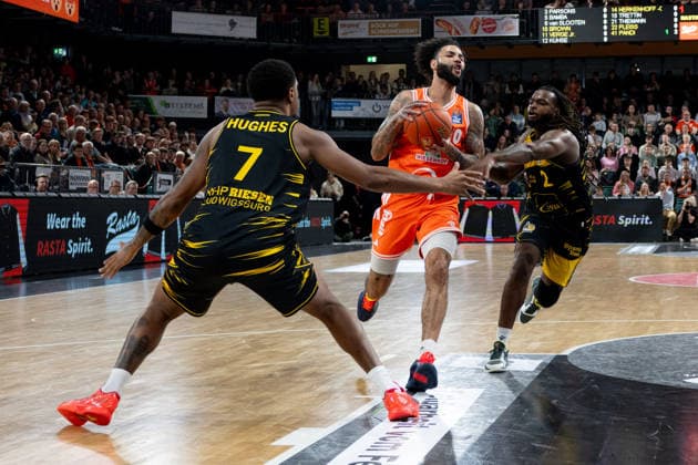 GER, Basketball, easy Credit BBL, Rasta Vechta vs MHP Riesen Ludwigsburg 14 03 2026, Rasta Dome, Vechta, GER, easy Credit BBL, Rasta Vechta vs MHP Riesen Ludwigsburg , pictured Tevin BROWN Rasta Vechta 10 Elijah HUGHES MHP Riesen Ludwigsburg 7 Tray BUCHANAN MHP Riesen Ludwigsburg 2 nordphotoxgmbhx xRojahn nph00310
