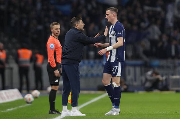 14 03 2026, xtgx, Fußball 2 Bundesliga Hertha BSC Berlin VfL Bochum emspor, v l Stefan Leitl Hertha, Trainer gibt Anweisungen, gestikuliert mit den Armen, gesticulate, gives instructions Niklas Kolbe Hertha, 27 DFL DFB REGULATIONS PROHIBIT ANY USE OF PHOTOGRAPHS as IMAGE SEQUENCES and or QUASI VIDEO Berlin