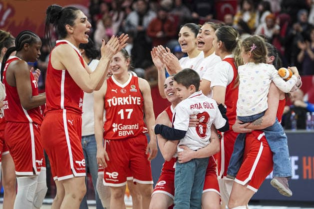 Turkiye v Japan - FIBA Women’s World Cup Qualifiers ISTANBUL, TURKIYE - MARCH 14: Turkiye players celebrate after winning the the FIBA Women’s World Cup Qualifiers Group C match against Japan at the Turkcell Basketball Development Center in Istanbul, Turkiye on March 14, 2026. Beyza Comert Anadolu Istanbul Turkey. Editorial use only. Please get in touch for any other usage.  Copyright: x2026xAnadoluxBeyzaxComertx