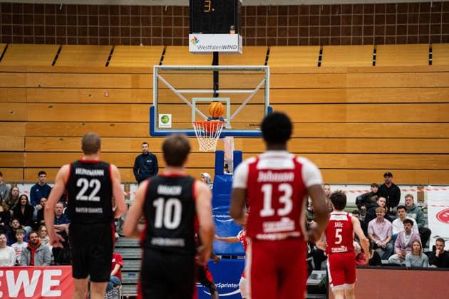 Paderborn Baskets GER vs Bayer Giants Leverkusen GER , Basketball, Barmer 2 Basketball Bundesliga Pro A, 27 Matchday, 14 3 2026, Season 2025 2026, Paderborn The ball flies into the basket Paderborn Sports Center Maspernplatz Germany