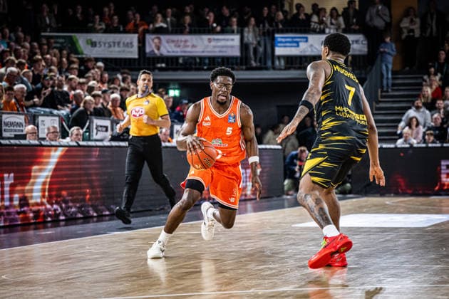 1 Basketball Bundesliga, easyCredit BBL, Season 2025 2026, Men, Main round, 24 Matchday, 14 03 2026, RASTA Vechta MHP Riesen Ludwigsburg TJ Bamba 5 RASTA Vechta in action Vechta RASTA Dome Lower Saxony Germany