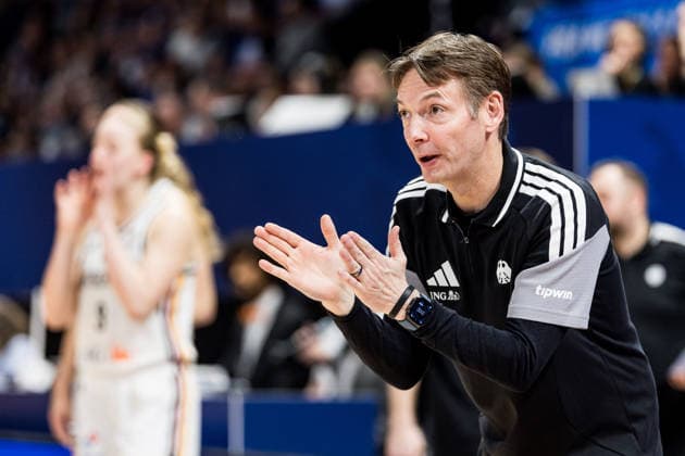 LYON-VILLEURBANNE, FRANCE - MARCH 14: Olaf Lange (Head Coach Germany) applauds during the FIBA Women™s World Cup Qualifying Tournament match between Germany (GER) vs. France (FRA) at Astroballe on matchday 3 of the FIBA Women™s World Cup Qualifying Tournament on March 14, 2026 in Lyon-Villeurbanne, France. France Copyright: xSteffiexWunderlx