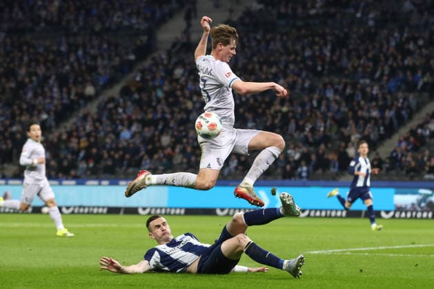 14 03 2026, xtgx, Soccer 2 Bundesliga Hertha BSC Berlin VfL Bochum emspor, Oliver Olsen Bochum, 13 , Niklas Kolbe Hertha, 27 duel, fight, tackle DFL DFB REGULATIONS PROHIBIT ANY USE OF PHOTOGRAPHS as IMAGE SEQUENCES and or QUASI VIDEO Berlin