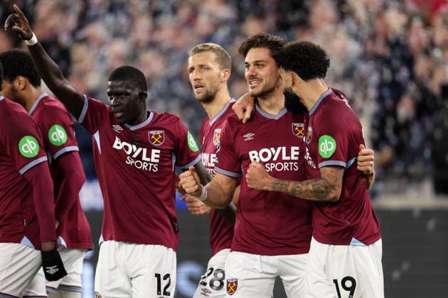 West Ham gegen Man City 14. März 2026, London Premier League Fußball West Ham United gegen Manchester City Konstantinos Mavropanos von West Ham United feiert mit seinen Mannschaftskameraden den ersten Treffer zum 1  Copyright: xCharlottexWilsonx xOffsidexOffside