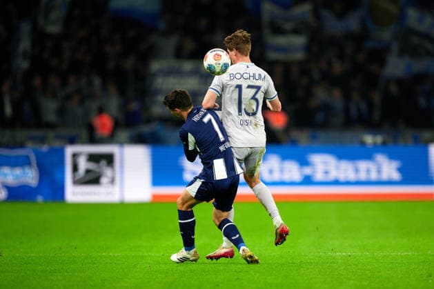 Oliver Olsen VfL Bochum 1848, 13 , Josip Brekalo Hertha BSC, 07 , duel, GER, Hertha BSC vs ,VfL Bochum 1848, 2 Bundesliga, Season 2025 2026, Matchday 26, 14 03 2026 DFL REGULATES PROHIBIT ANY USE OF PHOTOGRAPHS AS IMAGE SEQUENCES AND OR QUASI VIDEO GER, Hertha BSC vs ,VfL Bochum 1848, 2 Bundesliga, Season 2025 2026, Matchday 26, 14 03 2026 Berlin Copyright: xClaudiusxRauch,xEibner-Pressefotox xClaudiusxRauchx EP_CRH