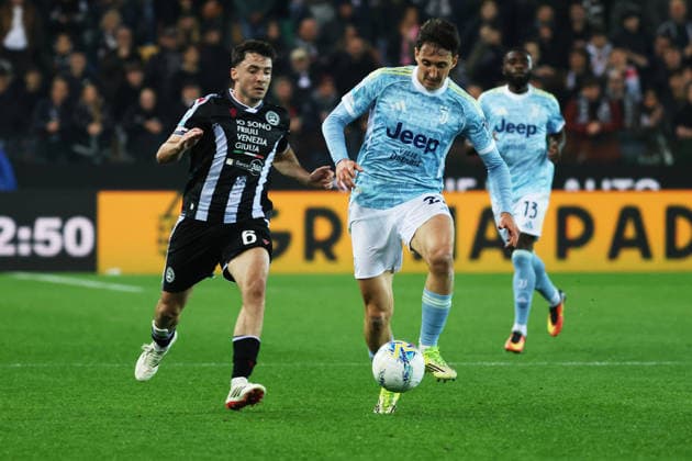 Juventus Andrea Cambiaso fights for the ball with Udinese™s Oier Zarraga during the Serie A soccer match between Udinese and Juventus at the Bluenergy Stadium in Udine, north east Italy - Saturday, March 14,2026 - soccer  Copyright: xAndreaxBressanutti LaPressex