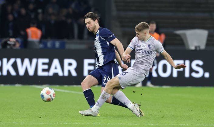 Linus Gechter on the ball, Callum Marshall duel Match scene Action Sport Football Soccer DFL 2 Bundesliga Men 26 Matchday Season 2025 2026 14 03 2026 Hertha BSC Berlin vs VfL Bochum DFL regulations prohibit any use of photographs as image sequences and or quasi video