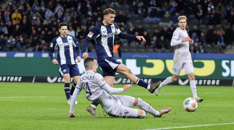 Erhan Masovic, Michael Cuisance on the ball duel Match scene Action Sport Football Soccer DFL 2 Bundesliga Men 26 Matchday Season 2025 2026 14 03 2026 Hertha BSC Berlin vs VfL Bochum DFL regulations prohibit any use of photographs as image sequences and or quasi video