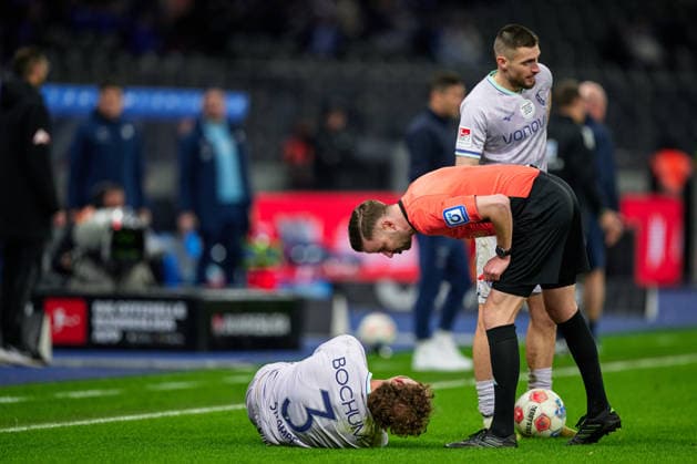 Philipp Strompf VfL Bochum 1848, 03 , on the ground, GER, Hertha BSC vs ,VfL Bochum 1848, 2 Bundesliga, Season 2025 2026, Matchday 26, 14 03 2026 DFL REGULATIONS PROHIBIT ANY USE OF PHOTOGRAPHS AS IMAGE SEQUENCES AND OR QUASI VIDEO GER, Hertha BSC vs ,VfL Bochum 1848, 2 Bundesliga, Season 2025 2026, Matchday 26, 14 03 2026 Berlin Copyright: xClaudiusxRauch,xEibner-Pressefotox xClaudiusxRauchx EP_CRH