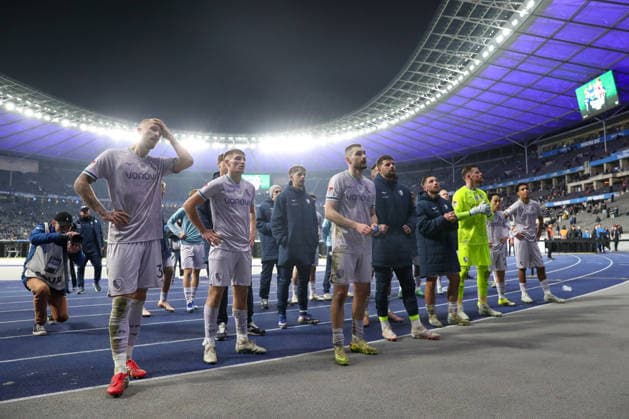 14 03 2025, xtgx, Soccer 2 Bundesliga, Hertha BSC Berlin VfL Bochum emspor, v l Bochum Thanks the fans DFL DFB REGULATIONS PROHIBIT ANY USE OF PHOTOGRAPHS as IMAGE SEQUENCES and or QUASI VIDEO Berlin
