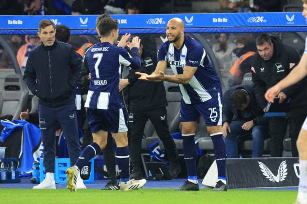 DEU, DFL, 2 FBL, Hertha BSC vs VfL Bochum, 14 03 2026, Berliner Olympiastadion, Berlin, DEU, DFL, 2 FBL, Hertha BSC vs VfL Bochum, in the picture substitution of John Anthony Brooks Hertha BSC Berlin 25 , Josip Brekalo Hertha BSC Berlin 7 , Head coach Stefan Leitl Hertha BSC Berlin DFL regulations prohibit any use of Photographs as image sequences and or quasi video nordphotoxGmbHx xEngler nph00076