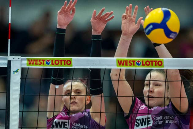 1 Volleyball Bundesliga Women USC Münster vs Schwarz Weiss Erfurt Münster 14 03 2026 Isabel KovaÄiÄ‡ 11 Schwarz Weiss Erfurt left and Lena Linke 6 Schwarz Weiss Erfurt right 1 Volleyball Bundesliga Women USC Münster vs Schwarz Weiss Erfurt Sporthalle Berg Fidel 14 03 2026 Copyright: xBEAUTIFULxSPORTS Duehringx
