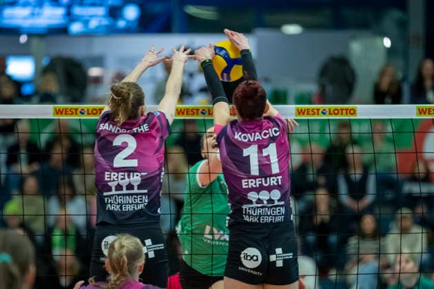1 Volleyball Bundesliga Women USC Münster vs Schwarz Weiss Erfurt Münster 14 03 2026 Amelie Strothoff 10 USC Münster vs Elizabeth Sandbothe 2 Schwarz Weiss Erfurt left9 and Isabel KovaÄiÄ‡ 11 Schwarz Weiss Erfurt right 1 Volleyball Bundesliga Women USC Münster vs Schwarz Weiss Erfurt Sporthalle Berg Fidel 14 03 2026 Copyright: xBEAUTIFULxSPORTS Duehringx