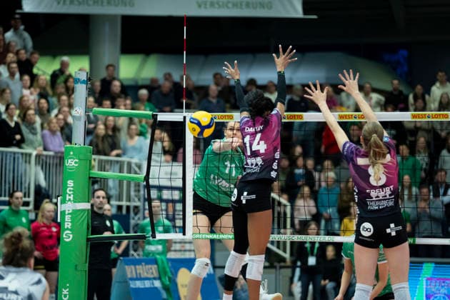 1 Volleyball Bundesliga Women USC Münster vs Schwarz Weiss Erfurt Münster 14 03 2026 Franziska Heil 11 USC Münster vs Alianza Darley 14 Schwarz Weiss Erfurt and Rosalie Tetzel 8 Schwarz Weiss Erfurt right 1 Volleyball Bundesliga Women USC Münster vs Schwarz Weiss Erfurt Sporthalle Berg Fidel 14 03 2026 Copyright: xBEAUTIFULxSPORTS Duehringx