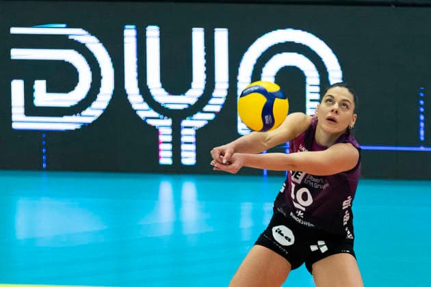 1 Volleyball Bundesliga Women USC Münster vs Schwarz Weiss Erfurt Münster 14 03 2026 Kinga Szücs 10 Schwarz Weiss Erfurt and DYN Advertising 1 Volleyball Bundesliga Women USC Münster vs Schwarz Weiss Erfurt Sporthalle Berg Fidel 14 03 2026 Copyright: xBEAUTIFULxSPORTS Duehringx
