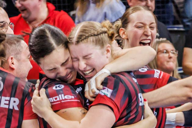 HSG Bensheim Auerbach celebrates reaching the final, 14 03 2026, Stuttgart Germany , Handball Women, Final4 2026, Semi-final 1, Thüringer HC HSG Bensheim Auerbach xprx