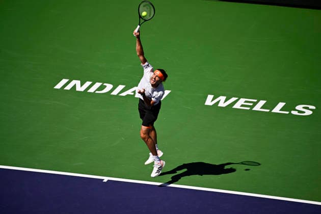 March 14, 2026 Alexander Zverev (GER) serves against Jannik Sinner (ITA) during their semifinal match at the BNP Paribas Open held at the Indian Wells Tennis Garden in Indian Wells, California. Mandatory Photo Credit : CSM Indian Wells United States of America - ZUMAc04_ 20260314_zma_c04_027 Copyright: xCharlesxBausx