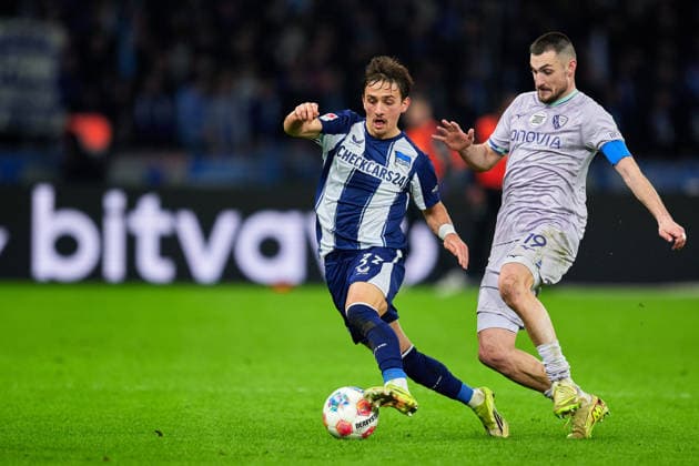 Michal Karbownik Hertha BSC, 33 , Bero Matus VfL Bochum 1848, 19 , duel, GER, Hertha BSC vs ,VfL Bochum 1848, 2 Bundesliga, Season 2025 2026, Matchday 26, 14 03 2026 DFL REGULATES PROHIBIT ANY USE OF PHOTOGRAPHS AS IMAGE SEQUENCES AND OR QUASI VIDEO GER, Hertha BSC vs ,VfL Bochum 1848, 2 Bundesliga, Season 2025 2026, Matchday 26, 14 03 2026 Berlin Copyright: xClaudiusxRauch,xEibner-Pressefotox xClaudiusxRauchx EP_CRH
