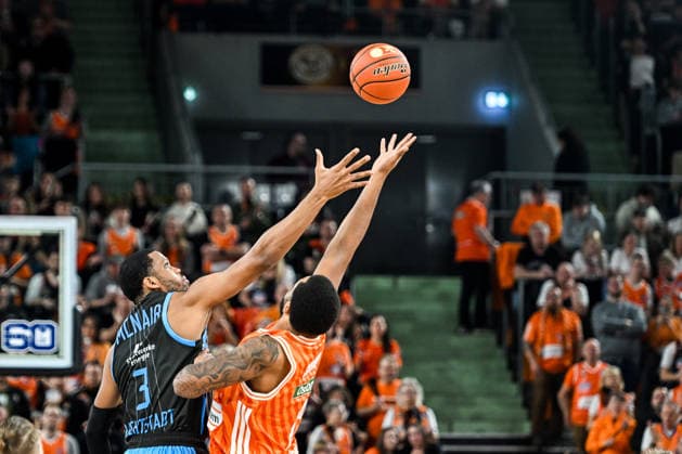 GER, BBL, ratiopharm Ulm vs Science City Jena 14 03 2026, ratiopharm arena, Neu Ulm, GER, BBL, ratiopharm Ulm vs Science City Jena, pictured William McNair Jr Jena, 3 , Joel Soriano Ulm, 12 nordphotoxGmbHx xHafner nph00200