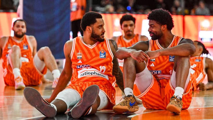 GER, BBL, ratiopharm Ulm vs Science City Jena 14 03 2026, ratiopharm arena, Neu Ulm, GER, BBL, ratiopharm Ulm vs Science City Jena, in the picture Joel Soriano Ulm, 12 and Malik Osborne Ulm, 10 after the end of the game nordphotoxGmbHx xHafner nph00200