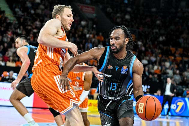 GER, BBL, ratiopharm Ulm vs Science City Jena 14 03 2026, ratiopharm arena, Neu Ulm, GER, BBL, ratiopharm Ulm vs Science City Jena, in the picture Christian Sengfelder Ulm, 43 , Keith Braxton Jr Jena, 13 nordphotoxGmbHx xHafner nph00200