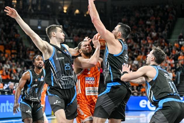 GER, BBL, ratiopharm Ulm vs Science City Jena 14 03 2026, ratiopharm arena, Neu Ulm, GER, BBL, ratiopharm Ulm vs Science City Jena, pictured Lorenz Bank Jena, 25 , Christopher Ledlum Ulm, 4 , Alex Herrera Jena, 41 , Jack Pagenkopf Jena, 11 nordphotoxGmbHx xHafner nph00200