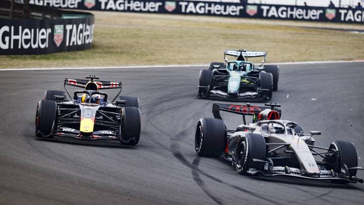 SHANGHAI - Max Verstappen (Oracle Red Bull Racing) and Nico Hülkenberg (Audi Revolut F1 Team) in action during the race at the Shanghai International Circuit ahead of the Chinese Grand Prix. SANDER KONING ANP xVIxANPxSportx xxANPxIVx 553377544 originalFilename: 553377544.jpg