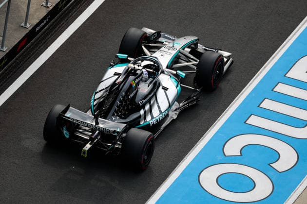 F1 - CHINESE GRAND PRIX 2026 63 RUSSELL George (gbr), Mercedes AMG F1 Team W17, action pitlane, during the Formula 1 Heineken Chinese Grand Prix 2026, 2nd round of the 2026 Formula One World Championship, WM, Weltmeisterschaft from March 13 to 15, 2026 on the Shanghai International Circuit, in Shanghai, China -  Copyright: xFLORENTxGOODENx