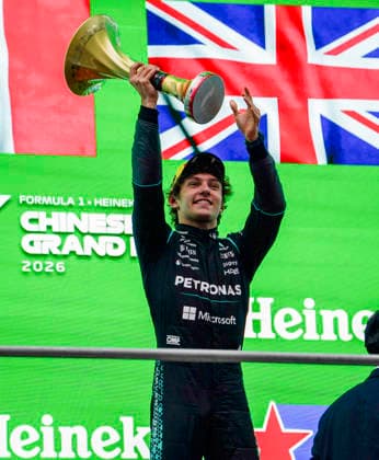 FORMULA ONE CHINESE GRAND PRIX 2026 Kimi Antonelli 12 (ITA) Mercedes after winning the race, on the podium, during the Formula 1 Heineken Chinese Grand Prix 2026, 2nd round of the 2026 Formula One World Championship, WM, Weltmeisterschaft from March 13 to 15, 2026 at the Shanghai International Circuit, Shanghai, China. Credit: Robbie Hoad Every Second Media Editorial use only. All images are copyright Every Second Media Limited. No images may be reproduced without prior permission. Copyright: xIMAGO EveryxSecondxMediax ESM-1853-0389 RobbiexHoadx xEveryxSecondxMediax