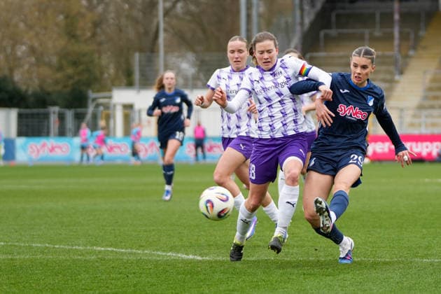 Google Pixel Women Bundesliga TSG Hoffenheim vs SGS Essen, Dietmar Hopp Stadion, 15 03 2026 Duel between Selina Cerci TSG Hoffenheim Women, 29 and Lena Ostermeier SGS Essen Women, 18 Google Pixel Women Bundesliga TSG Hoffenheim vs SGS Essen, Dietmar Hopp Stadion, 15 03 2026 DFB DFL REGULATIONS PROHIBIT ANY USE OF PHOTOGRAPHS AS IMAGE SEQUENCES AND OR QUASI VIDEO Copyright: xBEAUTILUSxSPORTS Hillx