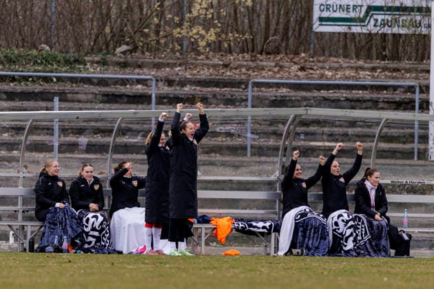 Ingolstadt, Germany 15 March 2026 2 BL Women 2025 2026 FC Ingolstadt 04 vs VfB Stuttgart In the picture The Stuttgart bench cheers after the goal for 1 2 ESV Stadion Bayern Copyright: xFotostandx xSchäferx