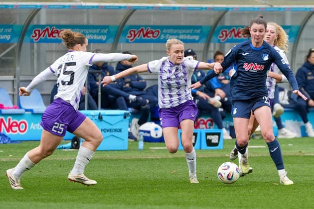 Google Pixel Frauen Bundesliga TSG Hoffenheim vs SGS Essen, Dietmar Hopp Stadion, 15 03 2026 On the ball Chiara Hahn TSG Hoffenheim Frauen, 23 Google Pixel Frauen Bundesliga TSG Hoffenheim vs SGS Essen, Dietmar Hopp Stadion, 15 03 2026 DFB DFL REGULATIONS PROHIBIT ANY USE OF PHOTOGRAPHS AS IMAGE SEQUENCES AND OR QUASI VIDEO Copyright: xBEAUTILUSxSPORTS Hillx